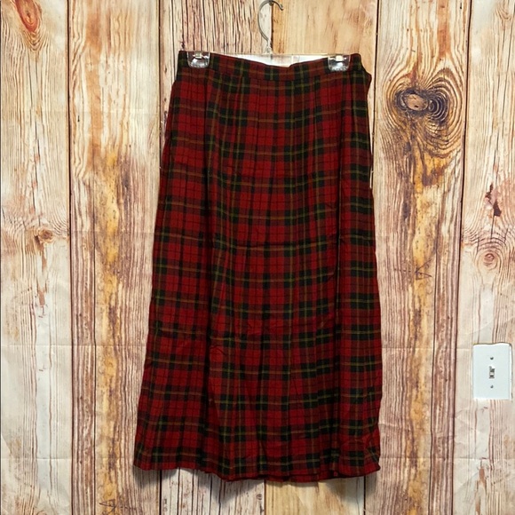 Women's Plaid Requirements Vintage Size 12  Red & Black Pleated Midi Skirt - Picture 1 of 5